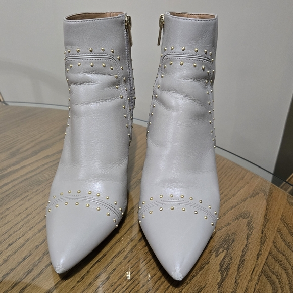 Calvin Klein Grazia Ankle Boots Light Grey Studded Ankle Booties Size 7.5 - Picture 3 of 10